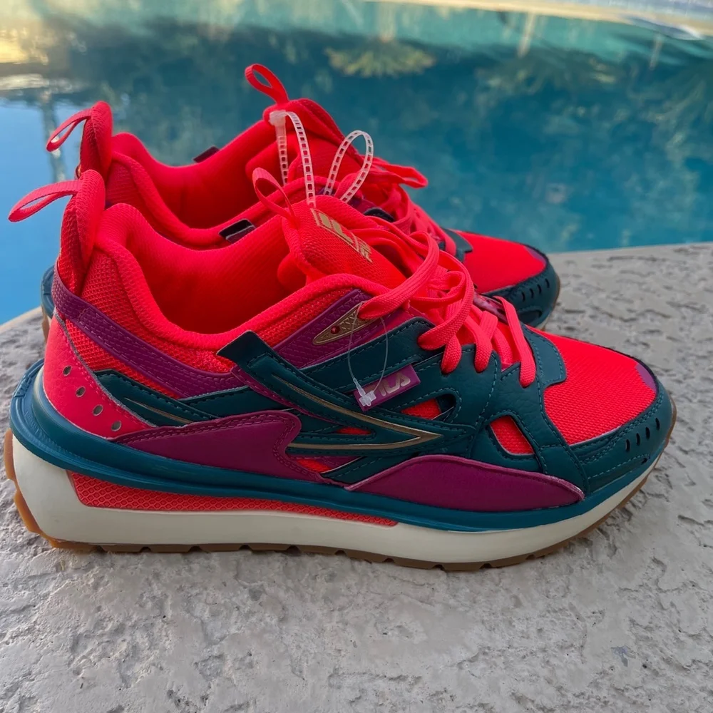 Fila women’s Sneakers, Red Teal, Size 9 1/2 new - Picture 4 of 7